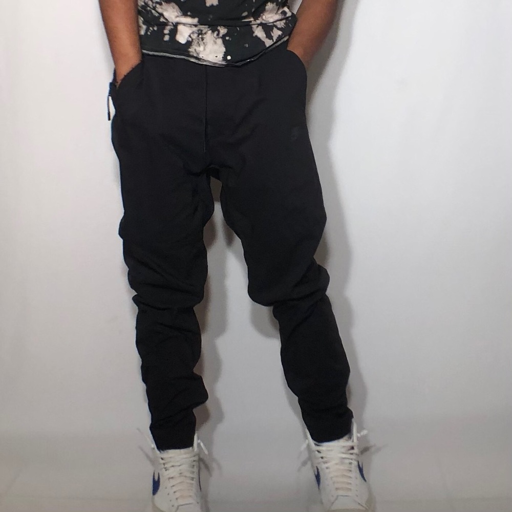 Nike Joggers - Picture 3 of 4